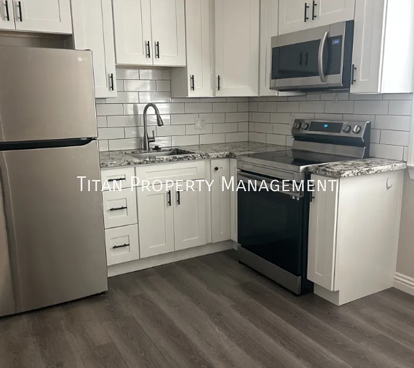 423 Clinton Ave #2