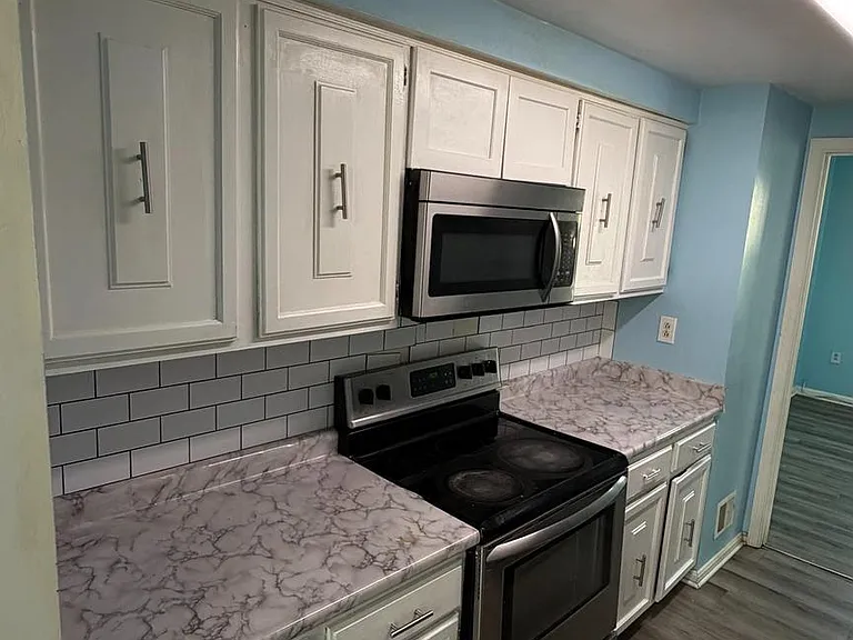 14818 Belle Ami Dr #10 — Photo 6