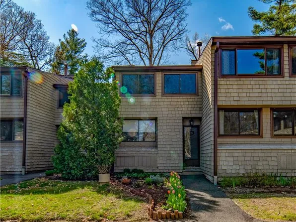 1 Gillette Court #C, Simsbury, CT 06070