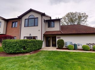 7257 Village Dr, Mentor, OH 44060