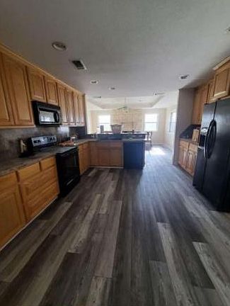 4th image of 611 Newlin Ln