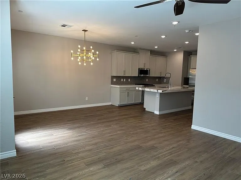 600 N Carriage Hill Dr #1043 — Photo 6
