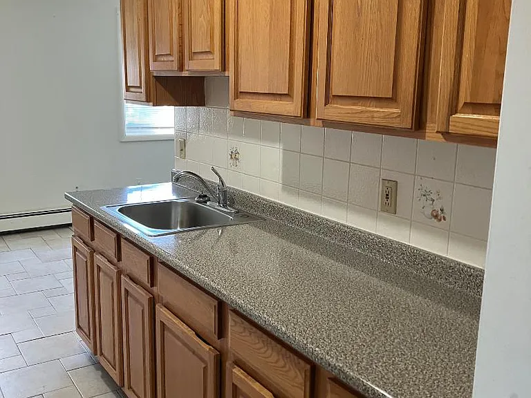 120 Archer Ave #2B — Photo 2