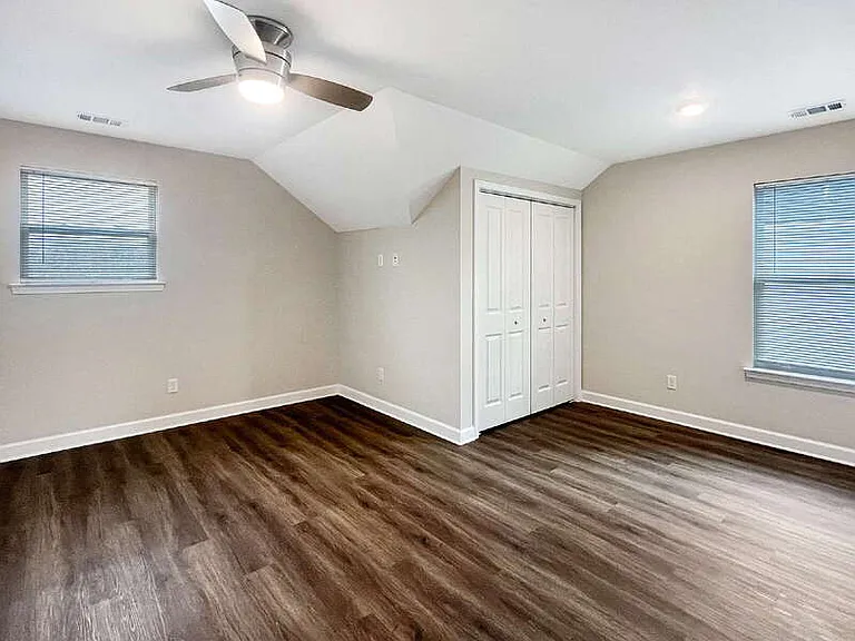 39 Travis St — Photo 10