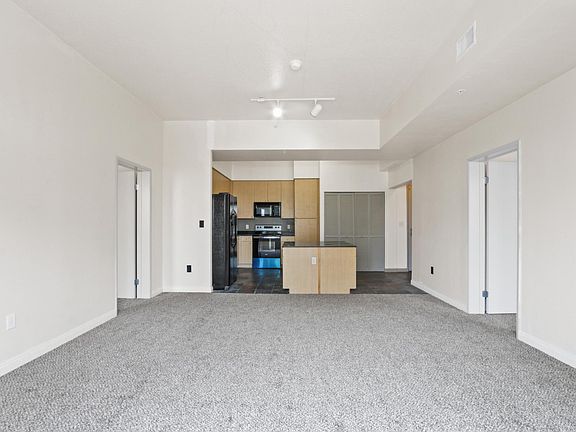 4th image of 488 E Ocean Blvd Unit 605