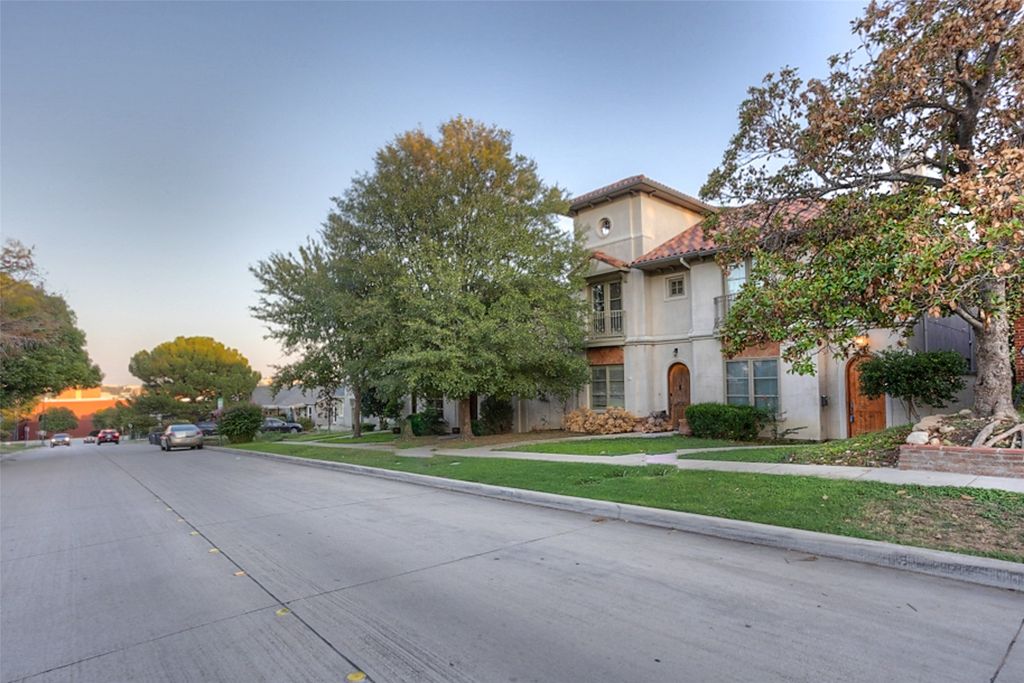 3637 Crestline Rd, Fort Worth, TX - View 4
