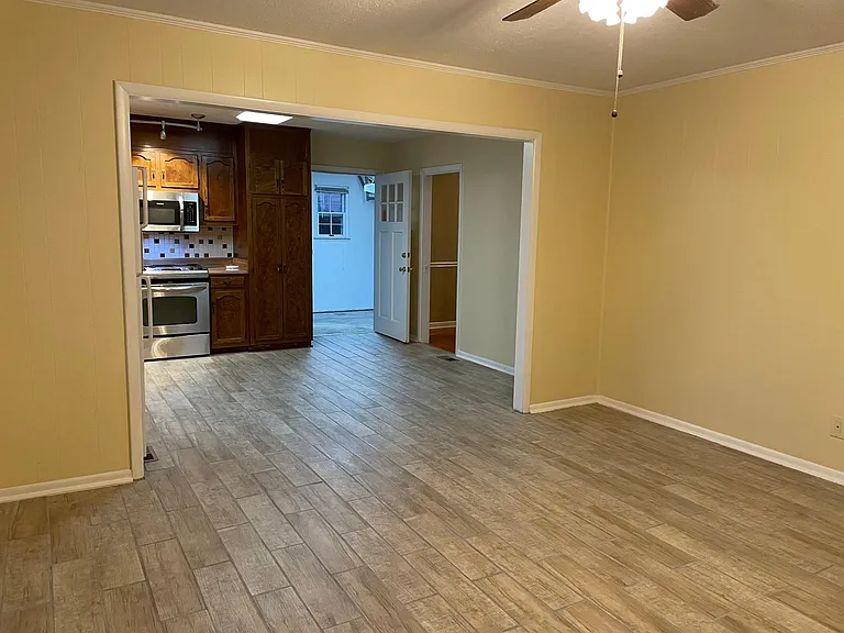 1516 Fell Ave NE — Photo 17