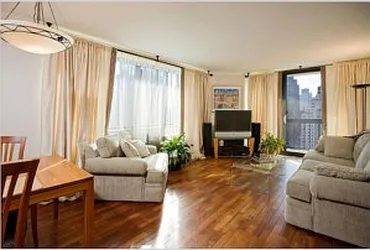 Sold by Avenue Real Estate