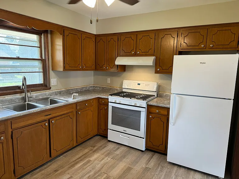 1506 Maryland Ct — Photo 5