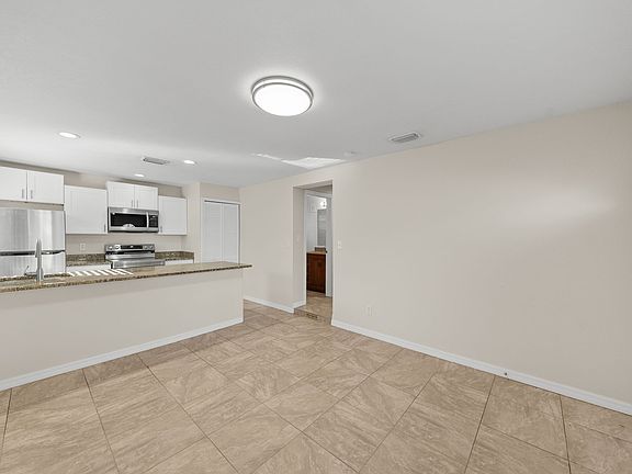 5th image of 12410 N 59th St Unit D