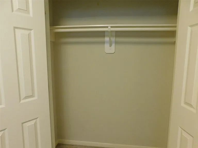 3702 Heritage Colony Dr — Photo 40