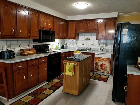 3rd image of 1124 Rosebrook Dr