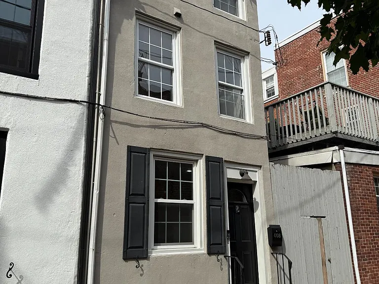 408 S Alder St — Photo 2
