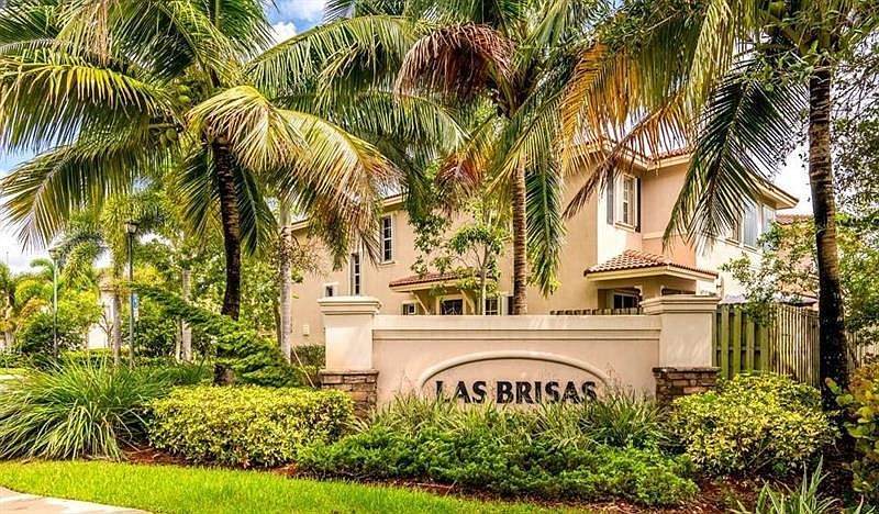 1st image of 205 Las Brisas Cir