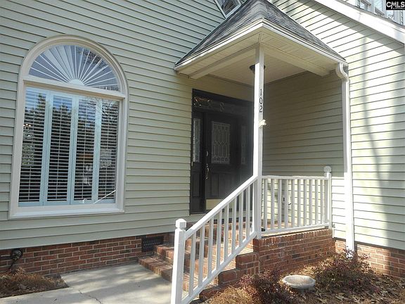4th image of 102 Branch Hill Ln