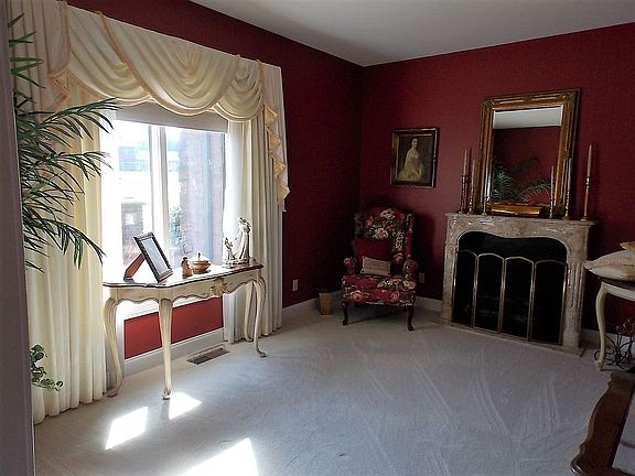 4th image of 775 Oakwood Ln