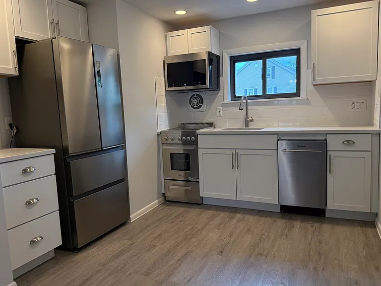 8 Friend St #4 — Photo 1