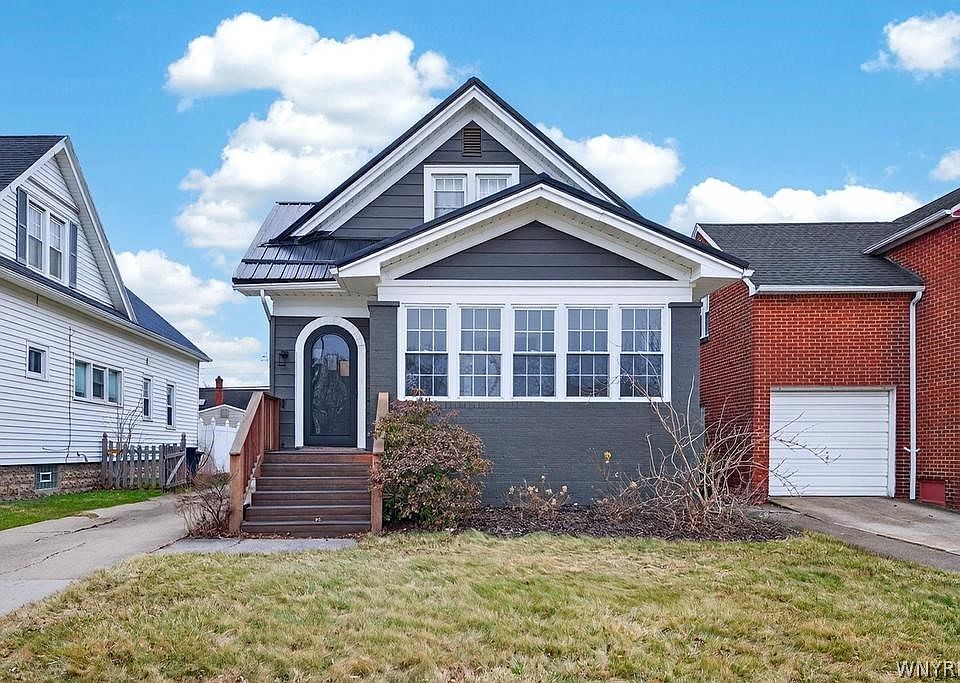 1st image of 121 Ridgewood Rd