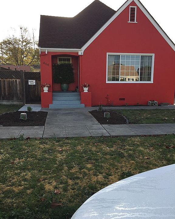1st image of 464 McLaughlin St