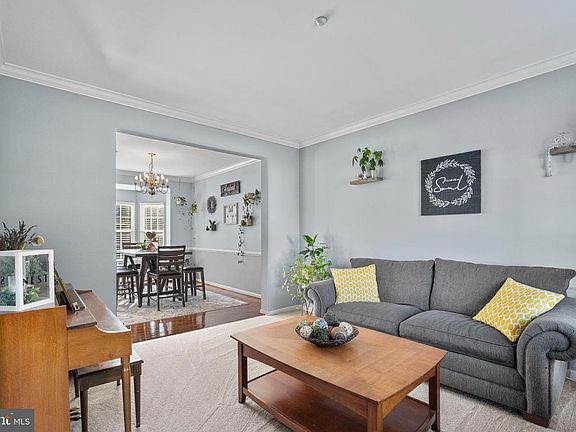 5th image of 743 Monarchos Dr
