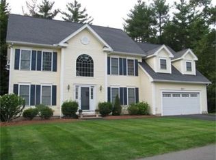 9 White Oak Dr, Nashua, NH 03063