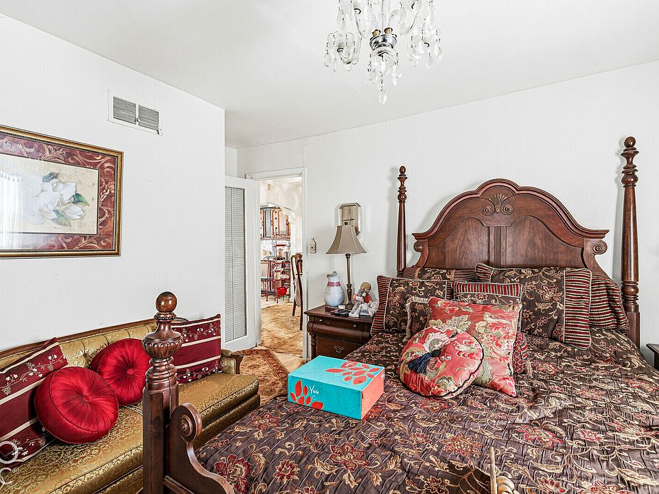 19th image of 6080 Gifford Ave