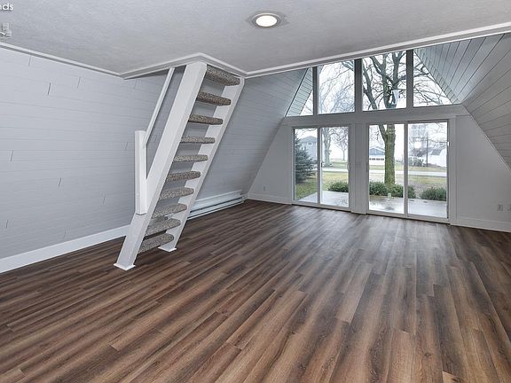 5th image of 4055 S Memorial Shoreway Dr