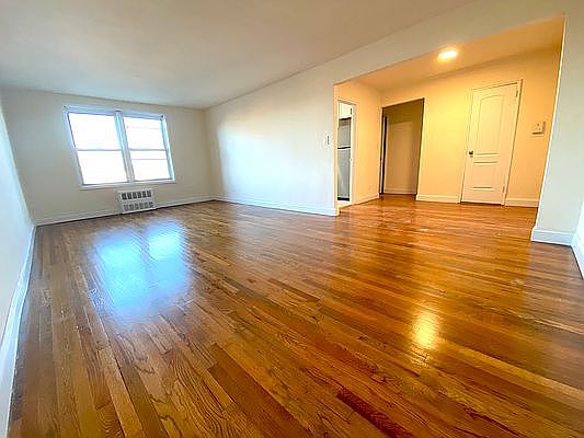 5th image of 189-14 Crocheron Ave #316