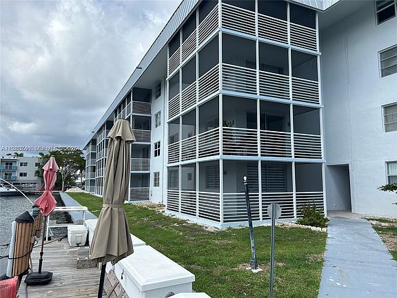 2nd image of 3550 NE 169th St APT 303