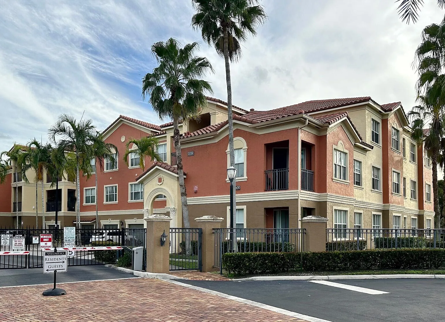 1 bed, 1.0 bath, 723 sqft, $2,250 — Photo 2