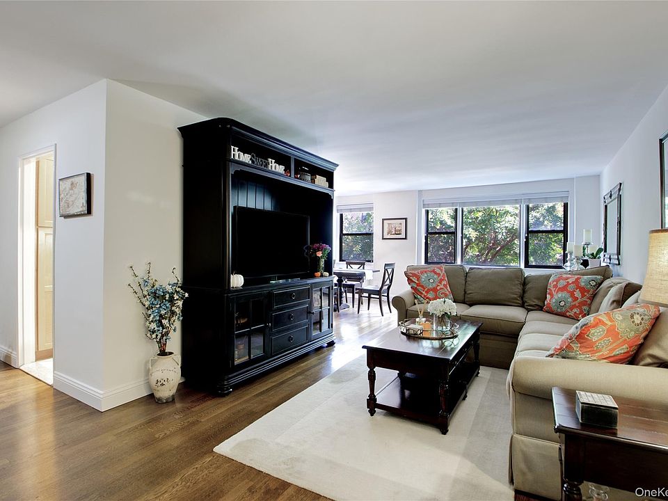 1st image of 3 Birchwood Court #2G