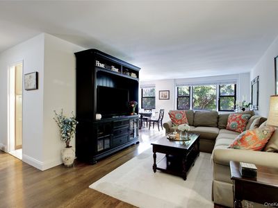 3 Birchwood Court #2G, Mineola, NY, 11501