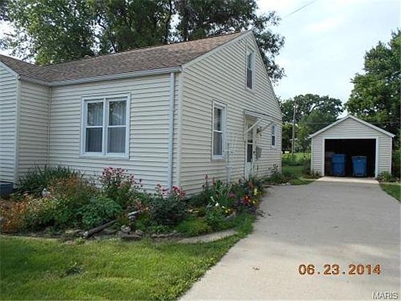 3rd image of 318 W Elm St
