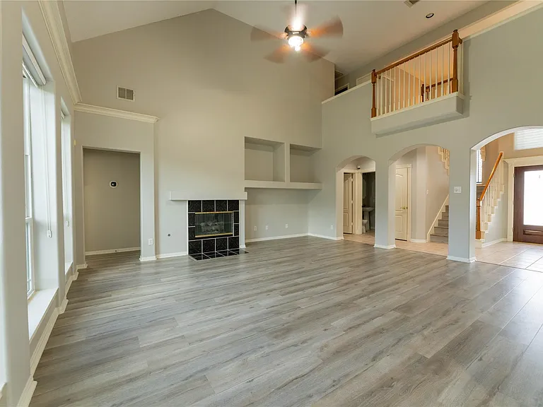 311 Saunter Dr — Photo 5