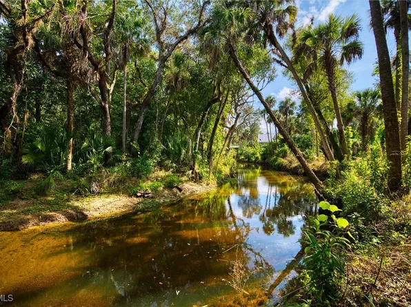 14221 River Rd, Fort Myers, FL 33905