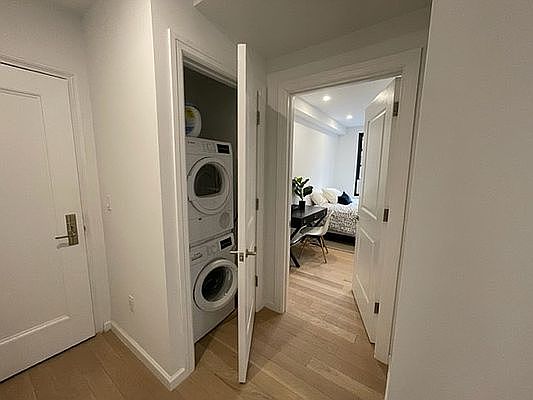 5th image of 160 E 48th St APT 14F