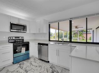 102 SW Carter Ave, Port Saint Lucie, FL 34983