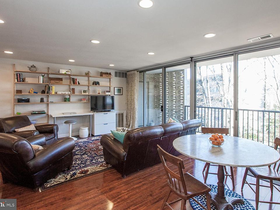 1st image of 4415 Briarwood Ct N APT 32
