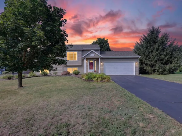 2850 Bark Ct #17, Cedar Springs, MI 49319