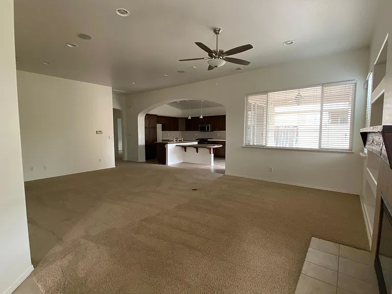 5577 N Plum Ln — Photo 3