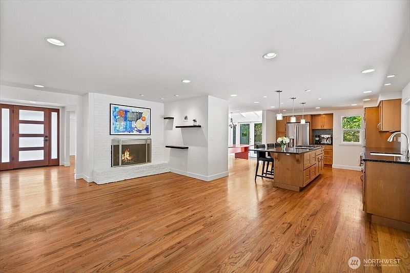 4th image of 8510 SE 72nd Street