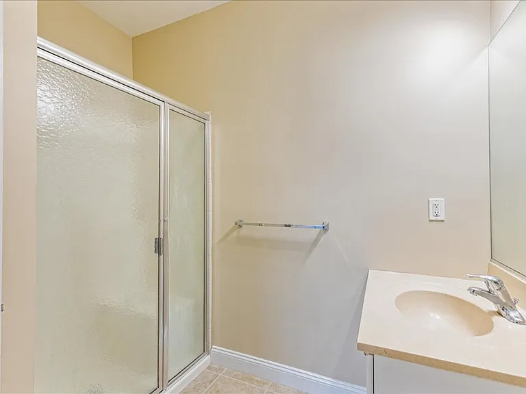 North Pointe Apartments — Photo 8