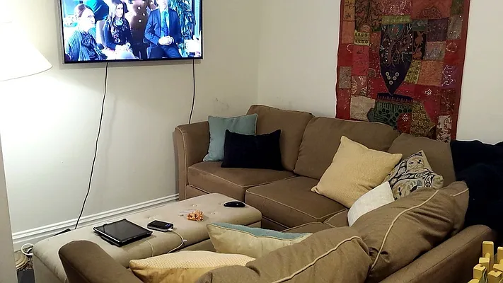 Rented by Aryeh Realty | media 22