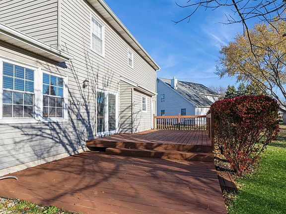 3rd image of 288 Cecelia Dr
