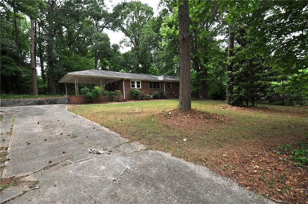 3 bed, 1.5 bath, 1750 sqft, $2,000 — Photo 1
