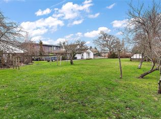 1804 Feltham Rd, Saanich, BC V8N2A6