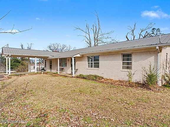 4th image of 732 Highway 30 E