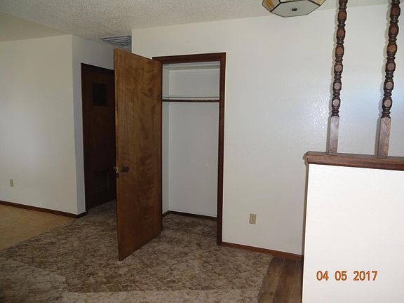 4th image of 522 Grand Valley Dr