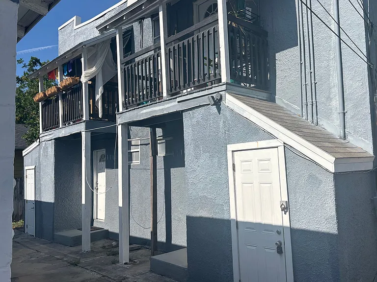 Desirable Euclid Neighborhood Apartment Building (Studio Apartments) & 2 Bedroom Single House - S... — Photo 3