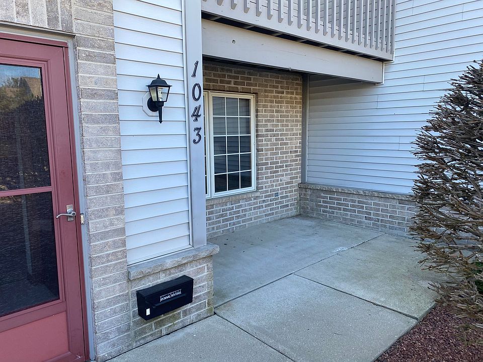 1st image of 1043 Quinlan Dr Unit B